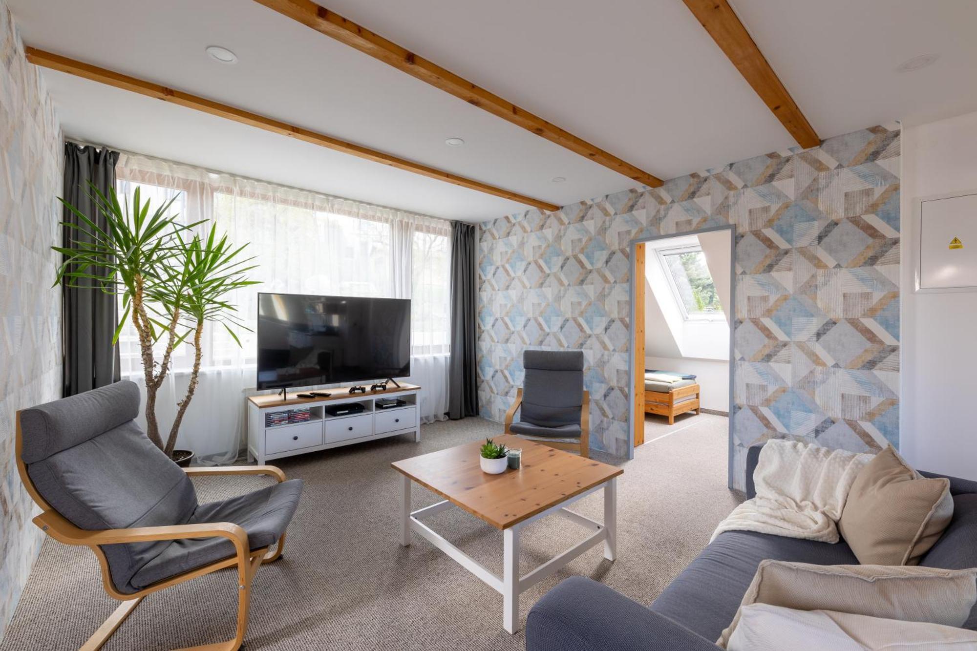 Apartment Plzenska 465 Free Parking & Ps3 *