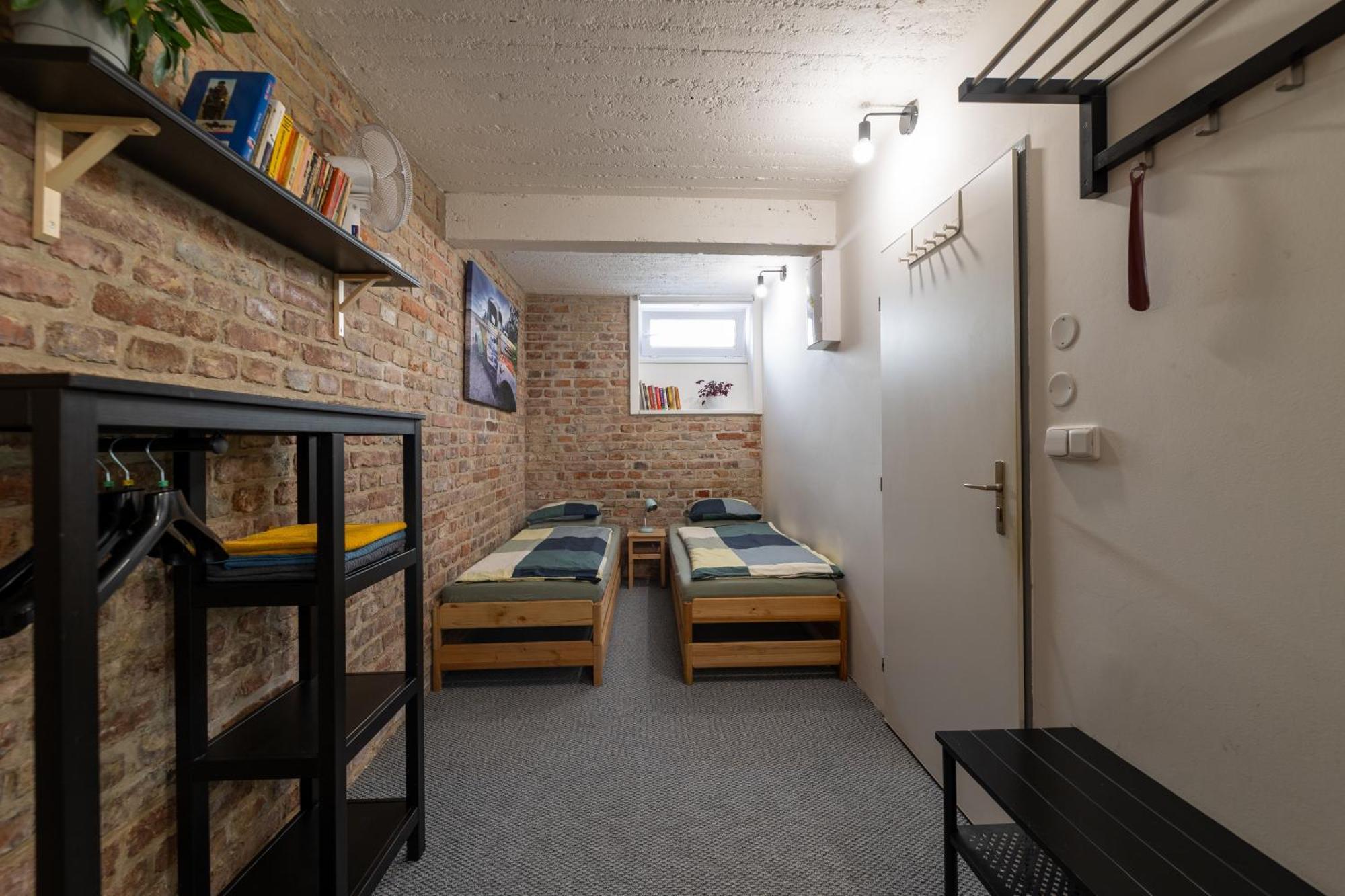 Apartment Plzenska 465 Free Parking & Ps3 Prague