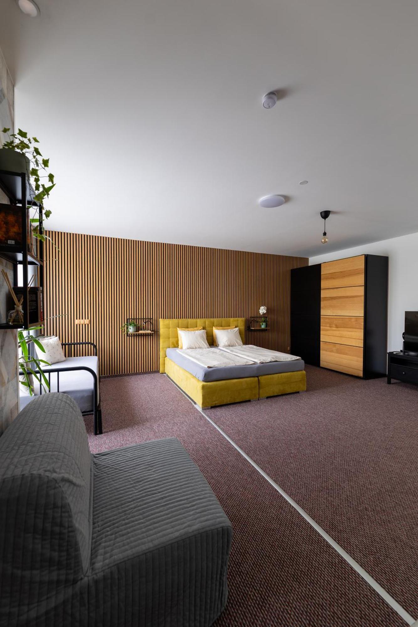 Apartment Plzenska 465 Free Parking & Ps3
