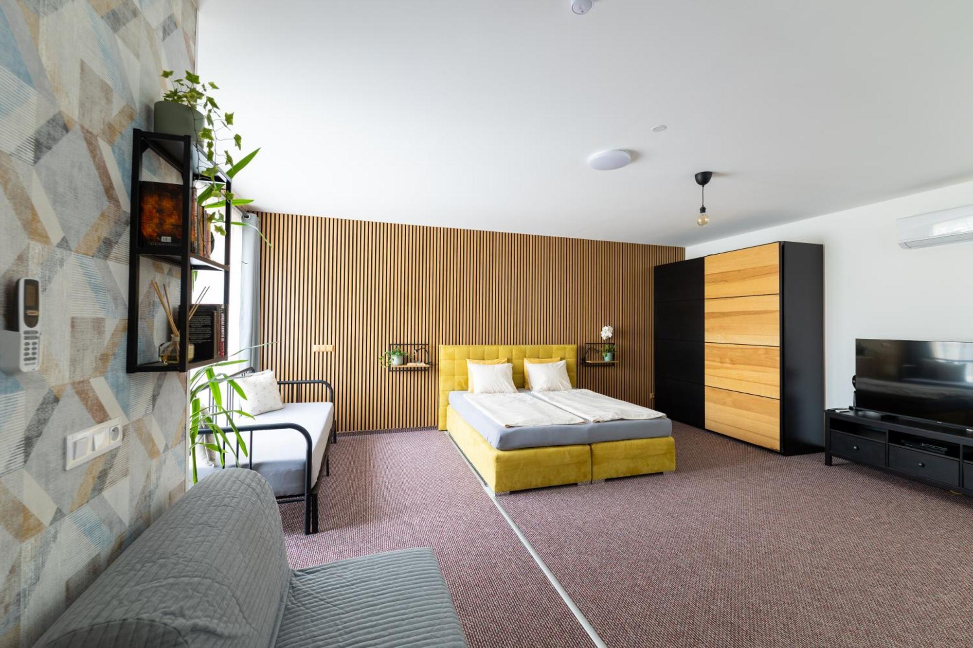Apartment Plzenska 465 Free Parking & Ps3 Prague