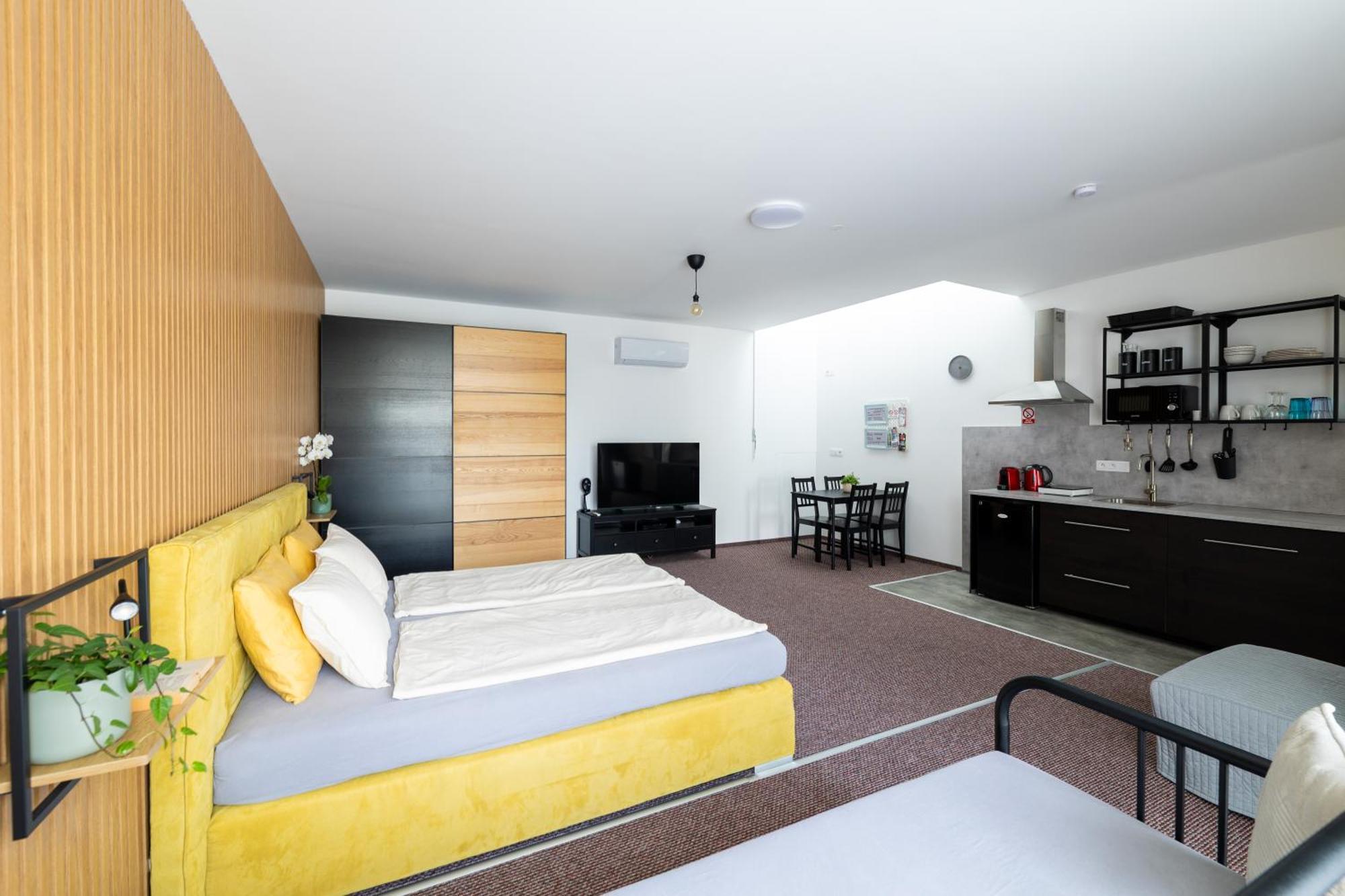Plzenska 465 Free Parking & Ps3 Prague